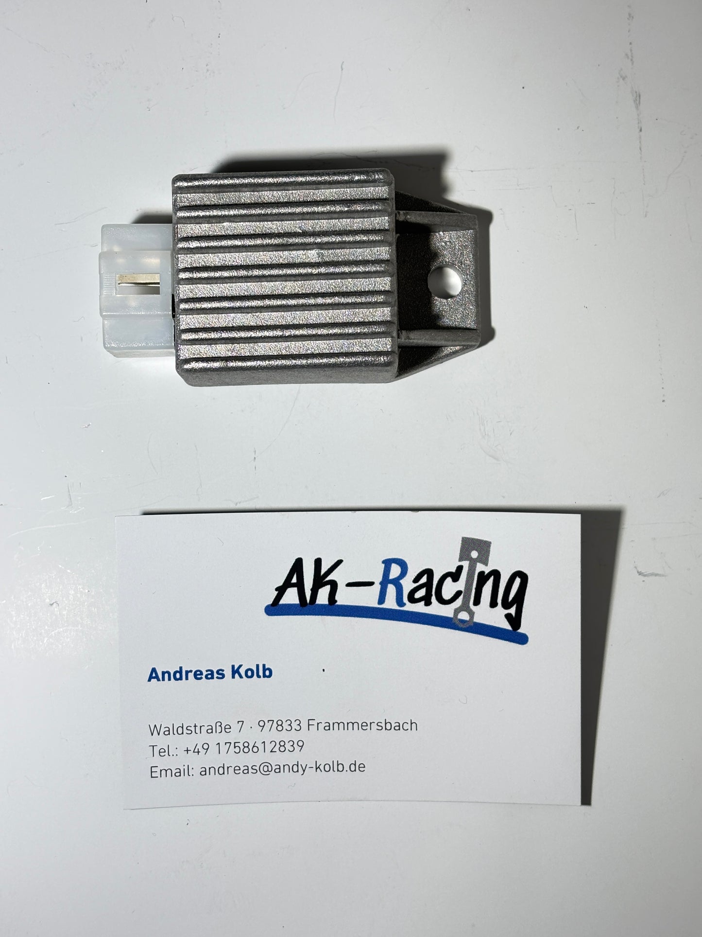 Spannungsregler 12V Kokusan